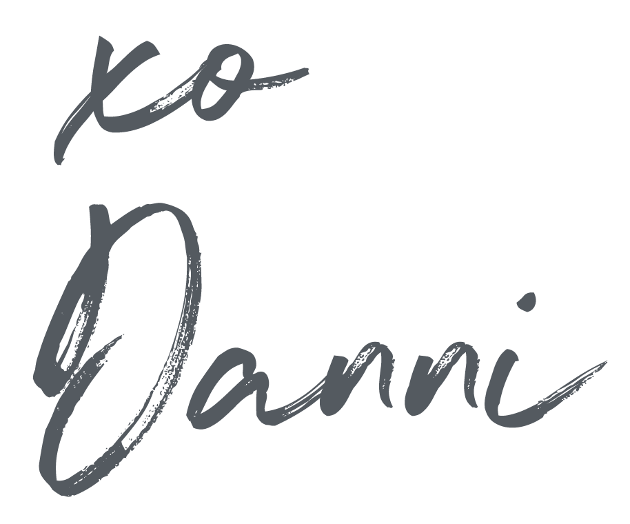 xo danni signature script font